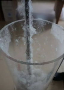 陸全新假羽絨制造方式 膠水絨 黏絨劑沾碎毛變高級品