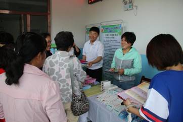 土右旗開(kāi)展“關(guān)愛(ài)婦幼健康、確保母嬰平安”宣傳服務(wù)活動(dòng)，提供健康咨詢服務(wù)